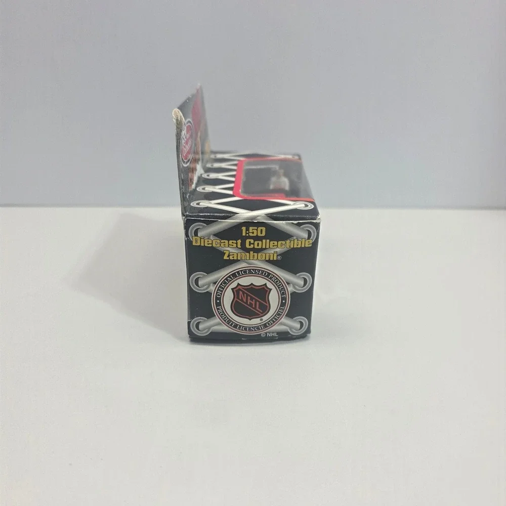 White Rose Collectibles 1999 Ottawa Senators Zamboni 1:50 Diecast NHLZ99020W-16